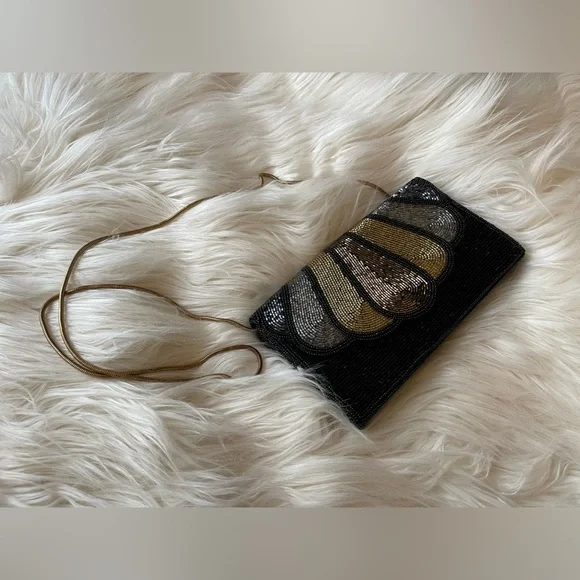 Carol M. Studio Vintage Ombre Scalloped Beaded Shell Clutch with Matching Belt - Picture 4 of 14